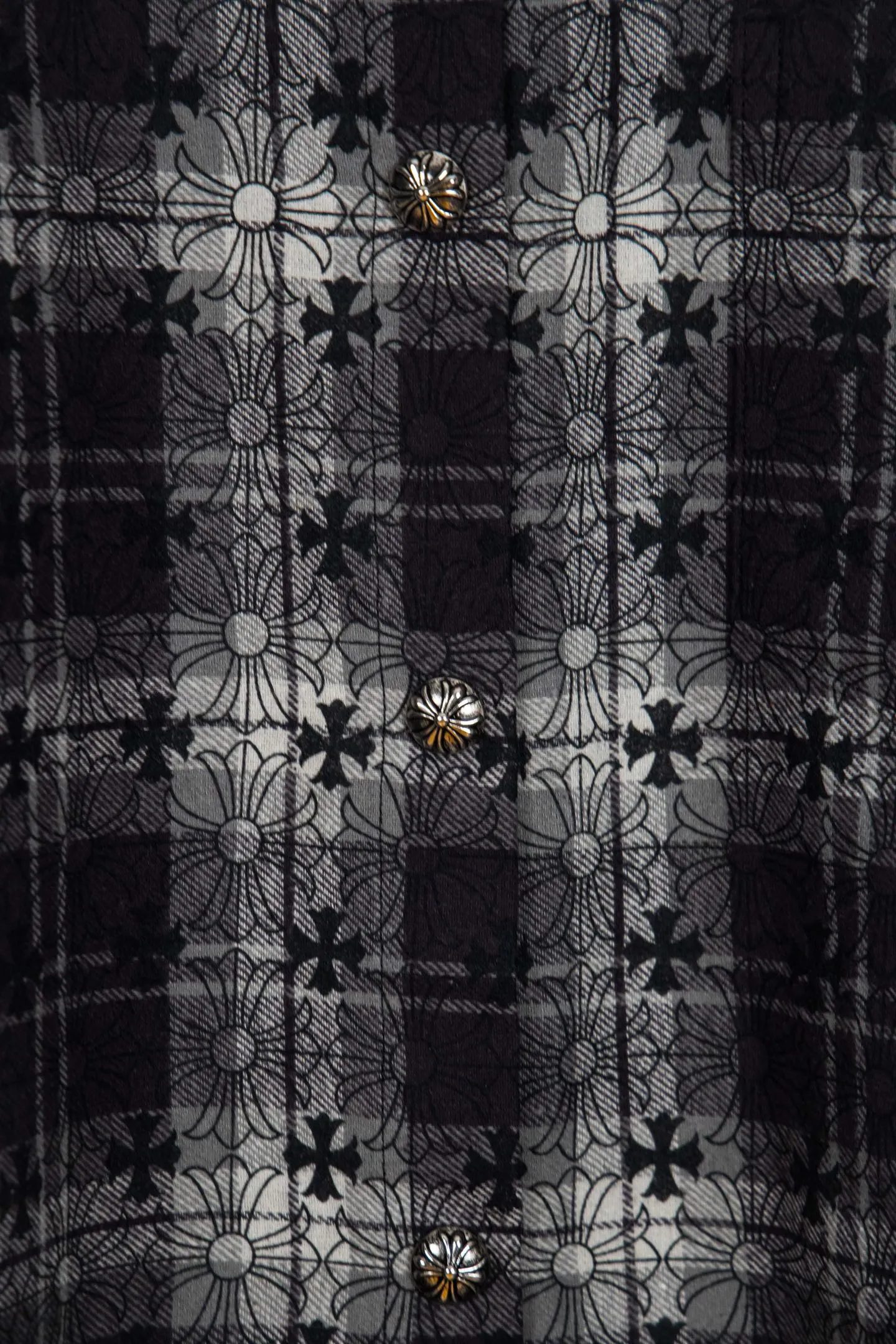 🅿️410 Style No.: M213 (the highest version on the market) Chr*me hea*ts/CH Chloé Heart Label Metal Checkered Shirt Jacket. Original replica Chloé family's unique identity silver buckle cross leather seal, custom-dyed dark pattern brand fabric, high-quality checkered pattern tailoring, cross leather patch splicing at the sleeves, one-sided chest patch pocket design, custom-made high-quality lettering hardware accessories, distressed retro silver buckle, three-dimensional version. The upper body is sassy and handsome. Natural high-street style. Needless to say, the upper body effect is natural. It is at the forefront of the trend. Its vibrant design and versatile attributes can surprise you no matter how you match it!  Size XS S M L